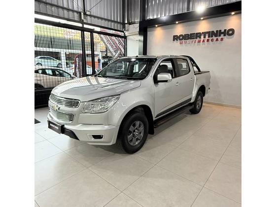 CHEVROLET S10 2.4 ADVANTAGE 4X2 CD 8V FLEX 4P MANUAL CHEVROLET S10 2.4 ADVANTAGE 4X2 CD 8V FLEX 4P MANUAL